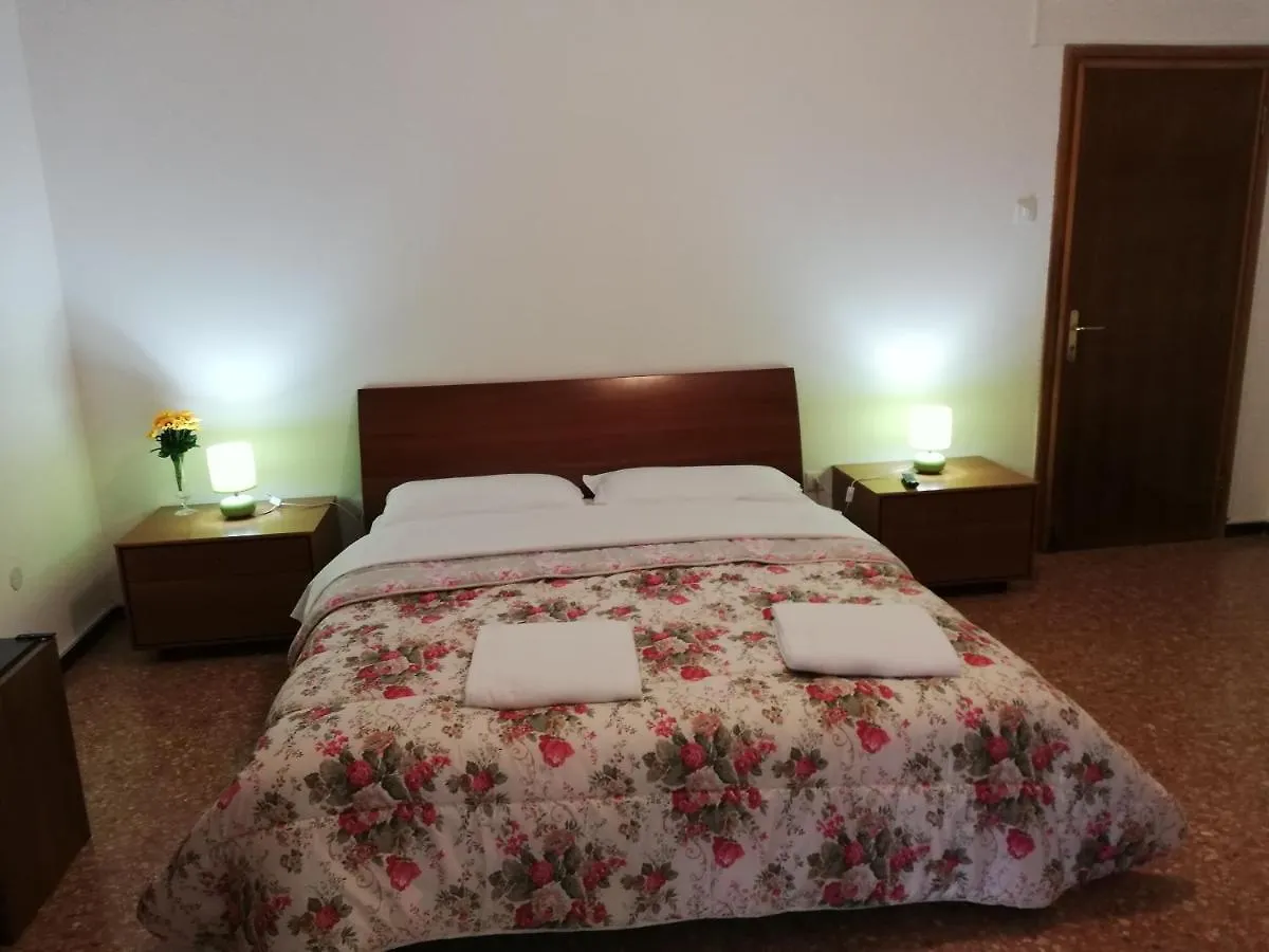 Venice Best Vacation Marghera 2*,  Italia
